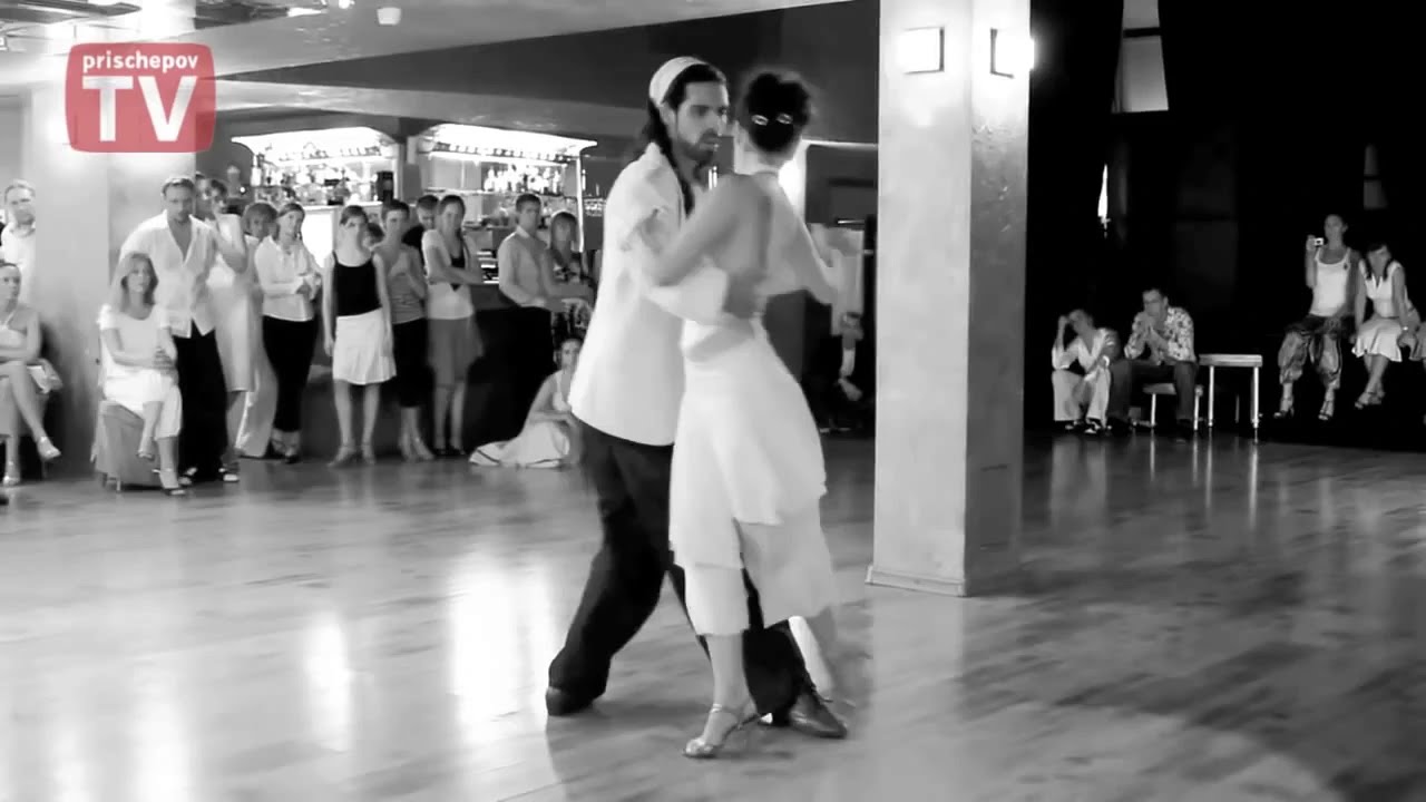 Video thumbnail for Mila Vigdorova and Daniel Tuero, Russia, Moscow, Milonga in "Art Cafe Durov", 20.09.2009 3
