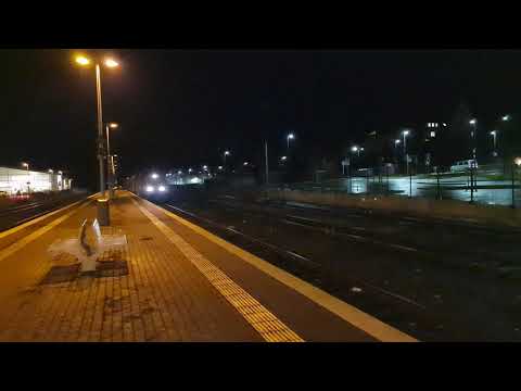 BR 265 mit Habbinswagen durch Meschede am 03.02.2021