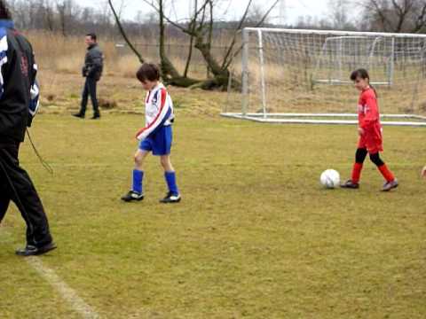 Racing Mol-Wezel Duiveltjes A Goals van Tommy 2x en Joeri