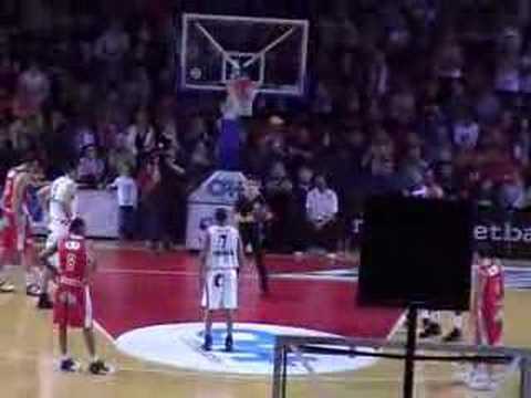 46 05-01-08 Charleroi-BCO - Vrijworpen Jerry Green.mpg