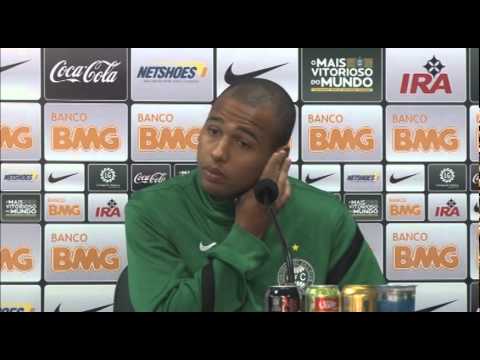 2012-06-06 - Coritiba 2 x 0 Portuguesa - Sergio Manoel