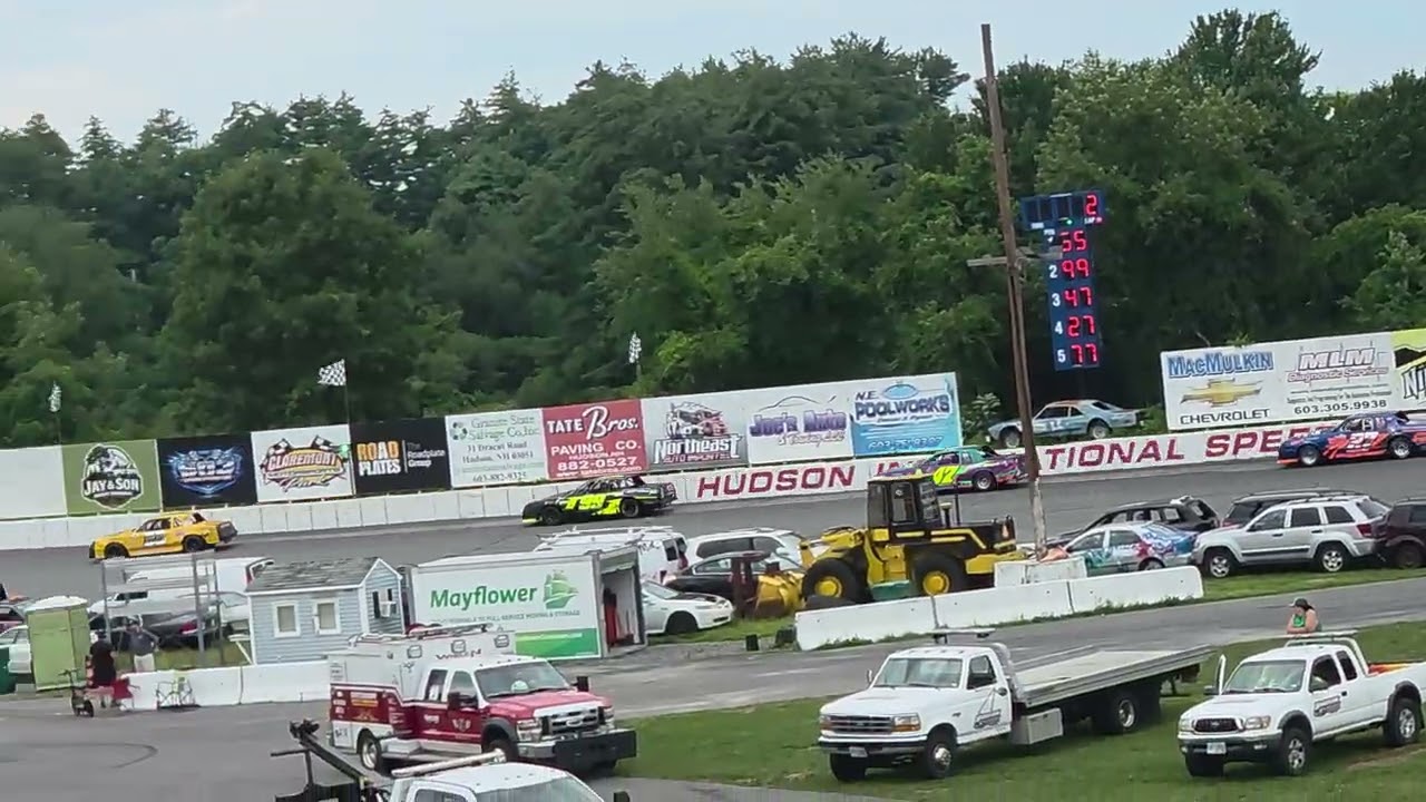 Hudson Speedway Heat 1 Action with Ridge Runners