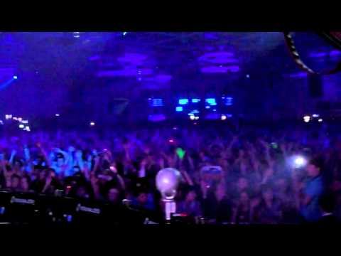 Dash Berlin vs. Coldplay - Ticking Clocks (Dash Berlin's Essential 'Warmplay' Rework)