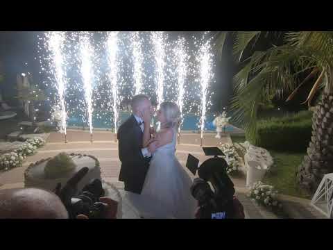 Animazione matrimoni 2019 abruzzo - Matrimonio Travolgente - taglio torta con fontane Plaza Vasto.