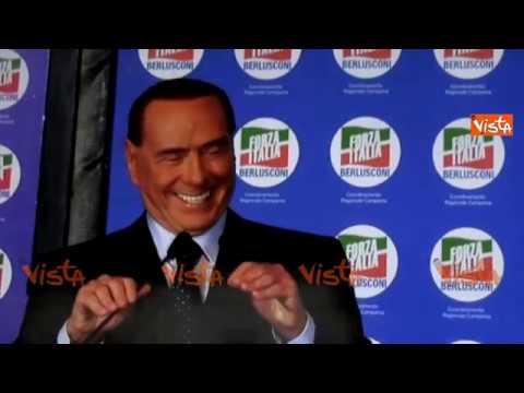 Berlusconi shock: "Ho comprato a questi scopatori africani i bidet per insegnargli i preliminari"