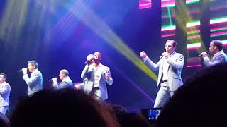 Straight No Chaser Twistin' the Night Away