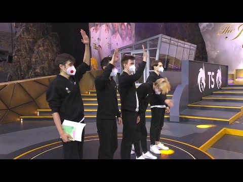 Team Spirit waving PSG.LGD before The Grand Final match
