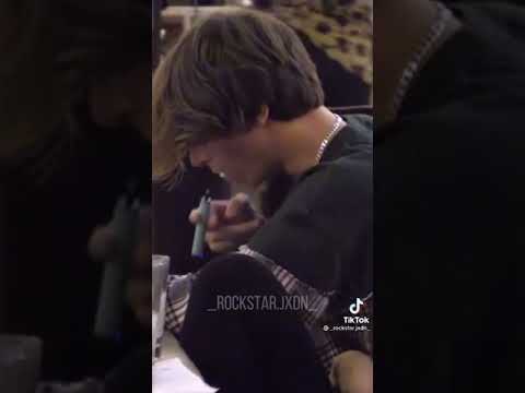 Josh richards  is hot when vaping #joshrichards #jessa #nessabarrett #barstool #vaping #tiktok