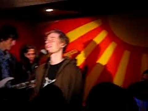 Neviens Nezin - Cigarete Padauza