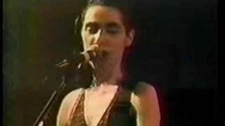 Polly Harvey 'Yuri G' live in 1993