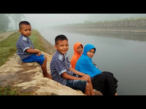 download lagu mp3 mp4 Lirik Lagu Ayah Pejuang, download lagu Lirik Lagu Ayah Pejuang gratis, unduh video klip Lirik Lagu Ayah Pejuang