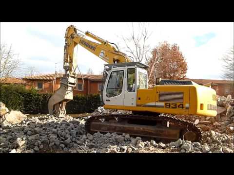 Concrete pulverizer ARDEN BBH on LIEBHERR R934C