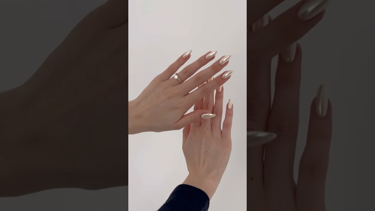 Vanilla chrome nails🍨 #nailart #nails #shorts