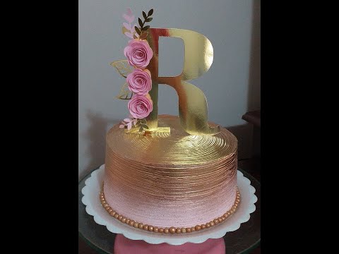 Bolo Dourado Rosé e Topo de Letra #MRBolosTortasCupcakes #cake #cakedesigner