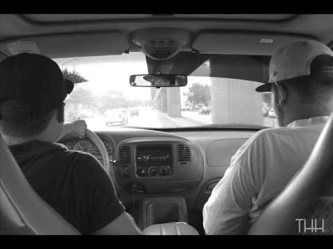 Dados Garcia Ft. Young Papa - Dando Frente Infamia