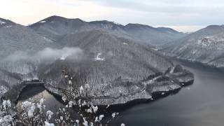 preview picture of video 'Lacul Tarnita iarna'