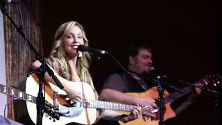 Sunny Sweeney,  Everybody Else Can Just Kiss My Ass