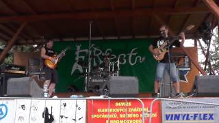 Video Iziband  - V zajetí (živě / Fírfest 2014)