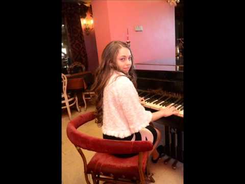 Daniela Stoica-Ioane drag