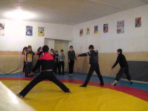 MVI 1160 O secventa din lectia de ed.fizica,cl V-A