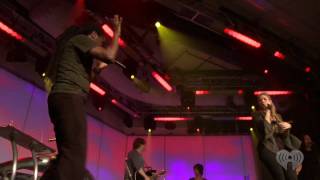 Shakira  quot;Hips Don t Lie quot; feat  Wyclef Jean LIVE at iheartradio www keepvid com