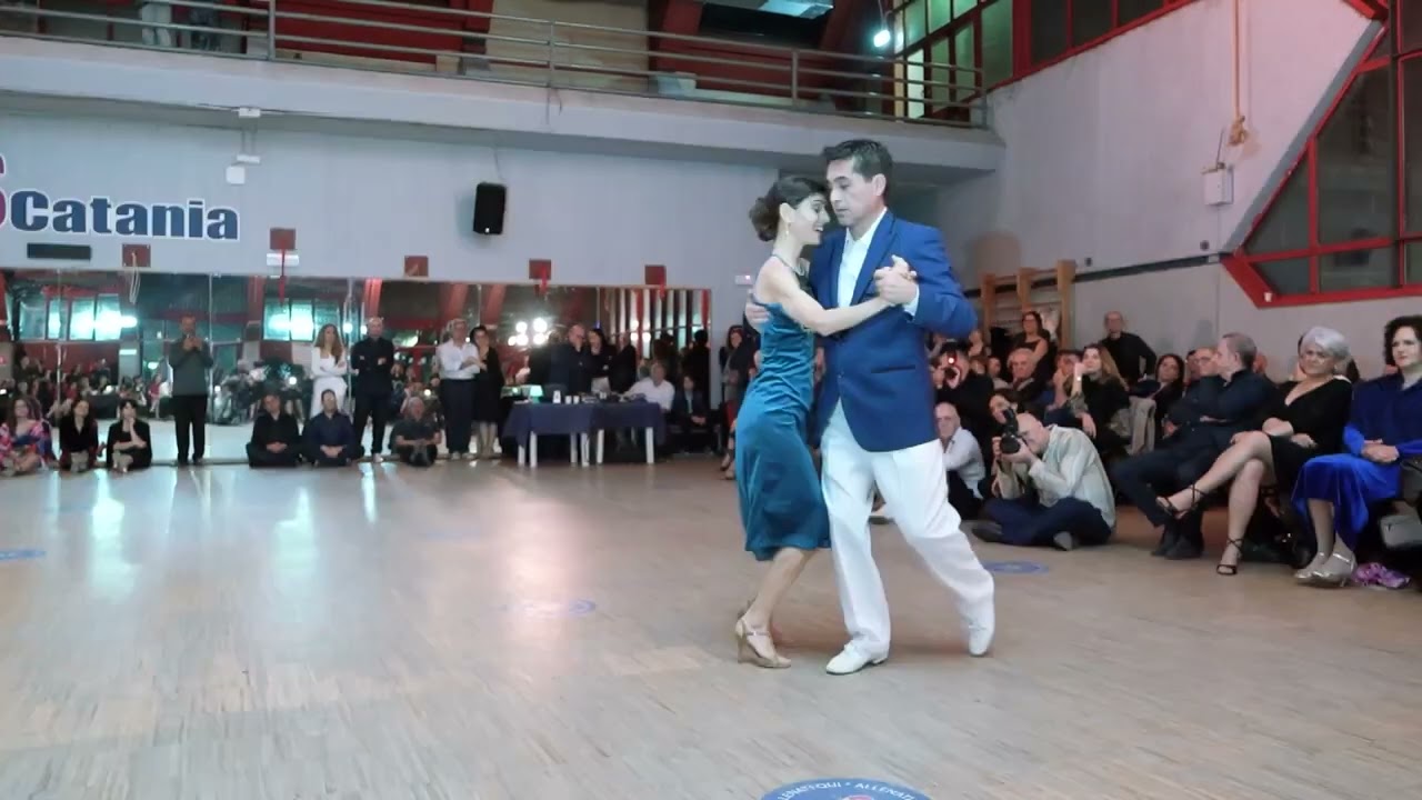Video thumbnail for Walter Cardozo - Margarita Klurfan - Catania Tango Context Marzo 2025 (3/4)