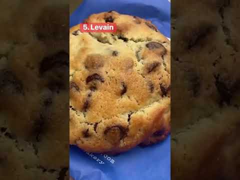 這些是紐約最好的巧克力片餅乾 #餅乾 #烘焙食品 #咕嚕咕嚕 #短褲 #foodinsider (These are the best chocolate chip cookies in NYC #cookies #bakedgoods #gooey #shorts #foodinsider)