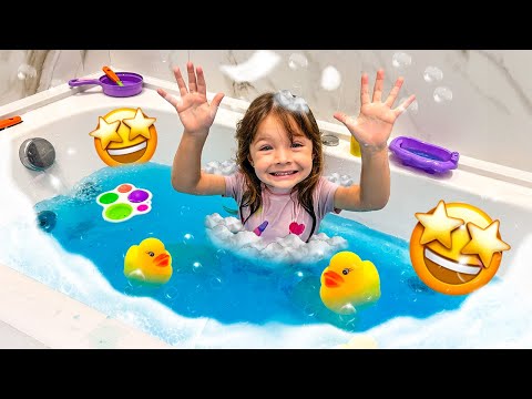 ★ DORA WENT IN AN EXPLOSIVE BATHTUB ★ ISADORA MASUDINHA ★