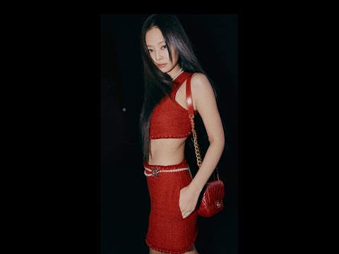 JENNIE | CHANEL Spring-Summer 2022 Ready-to-Wear show | with Kristen & Whitney