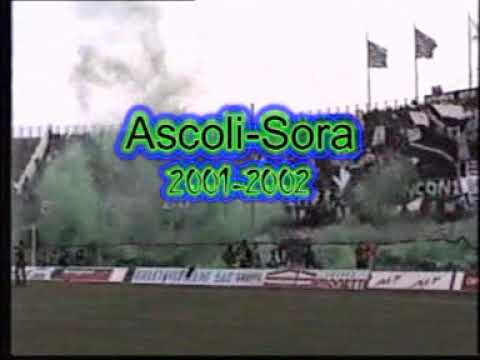 Ascoli - Sora 2001/2002 ultas Ascoli - fumogenata iniziale - curva sud in azione - amarcord