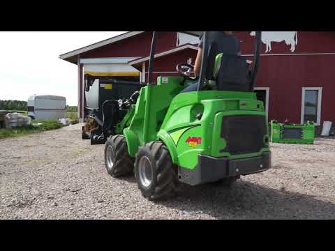 Avant R Series Articulated Mini Loader