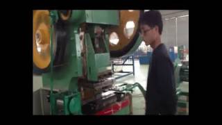 машина для изготовления ножевой колючей проволоки