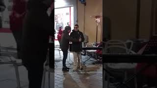 Moda Mentre piove neve (cover Deejay Simo 1999, live piazza a Rho domenica 17 dicembre 2017)