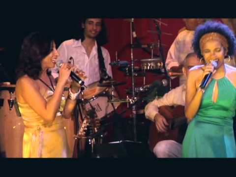 Três Meninas do Brasil - Homem de saia