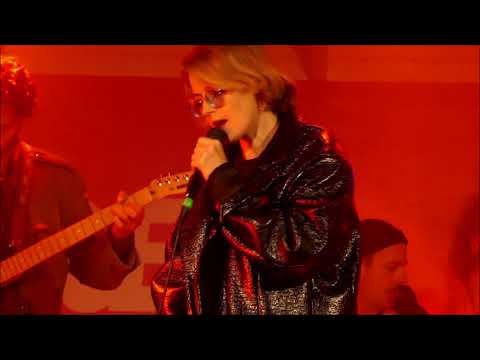 Edda Magnason & Augustifamiljen - Me and Julio Down by the Schoolyard (Paul Simon)