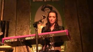Jenn Bostic - Faint of Heart @ The Old Queen's Head, Islington, London 15/05/17