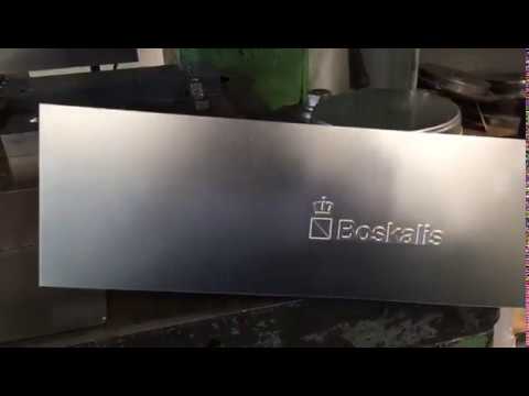 Blik pregen bij Zaanlandia blik