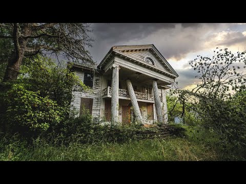 Abandoned Murder Mansion | 13 year old was buried under the front porch..