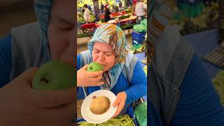 Sizce abla bu tadı sevmiş midir? 😎-EMİR ELİDEMİR #shortvideo #viral #elmalıtatlı