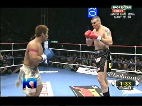 K1 Final 2010 - Semmy Schilt vs Kyotaro- Round 1