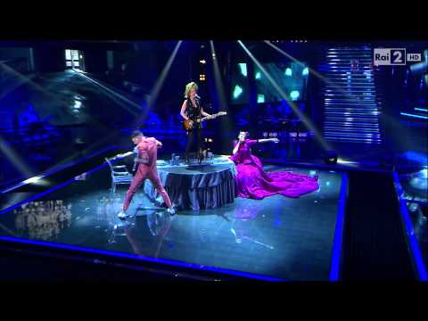 The Voice IT | Serie 2 | Live 1 | Claudia Megré canta "Non succederà più"