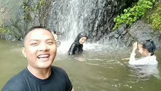 preview picture of video 'Liburan bersama di Air Terjun Kali Banteng'