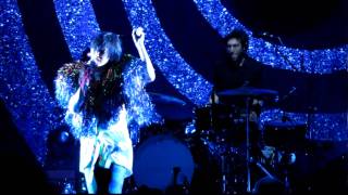 Yeah Yeah Yeahs - Turn Into (HD) Live in Singapore 12 Jan 2010