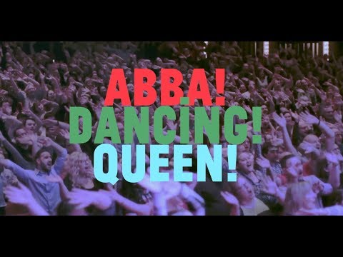 Massive 2000 person Choir! sings ABBA "Dancing Queen!"