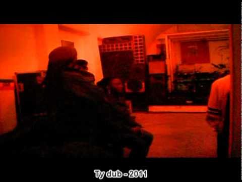 Xoveryouth fam - love di dub vibes pt1 (no more war) - @ rotterdam \ 8-04-2011