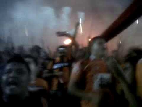 "La Inmortal 12/Super Naranja hinchada de C.D. Aguila vs Metapueblo" Barra: Super Naranja - Inmortal 12 - LBC &bull; Club: Club Deportivo Ãguila