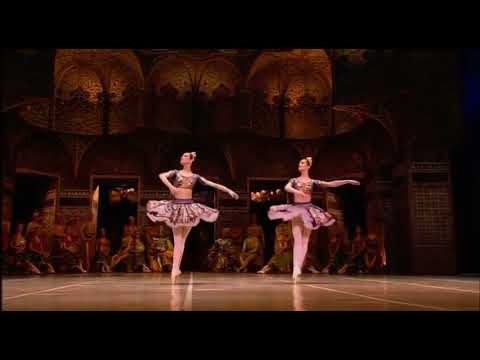 LA BAYADÈRE - Gamzatti Friends Pas de Quatre (Opera de Paris)