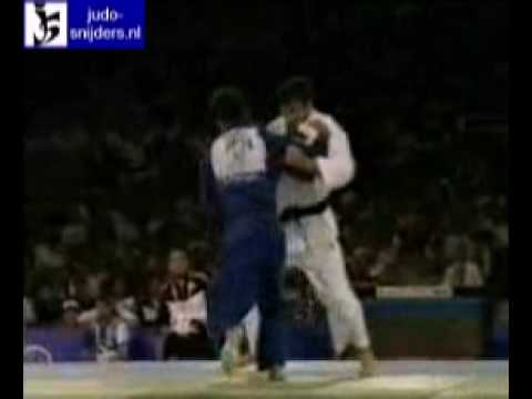 Judo 2000 Sydney: Seilkhanov (KAZ) - Takimoto (JPN) [-81kg].
