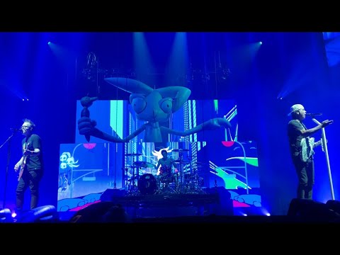Blink-182 - Ghost on the Dance Floor : Live @ Xcel Energy Center