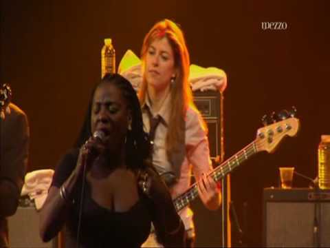 Sharon Jones & The Dap Kings @ Nancy Jazz Pulsations • 2010